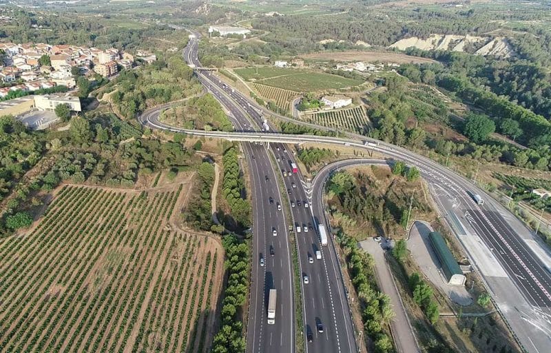 ampliaci-n-a-cuatro-carriles-de-la-autopista-ap-7-en-barcelona-grupo