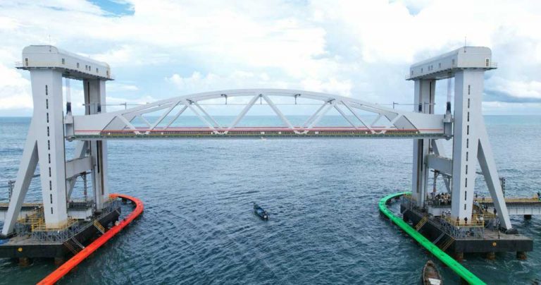 New vertical lift bridge at Pamban Island in India - Grupo TYPSA